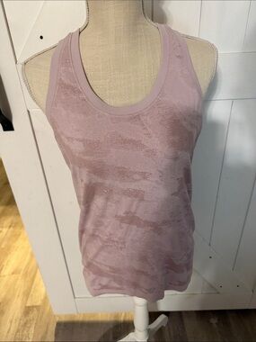 Women’s Athleta tank top